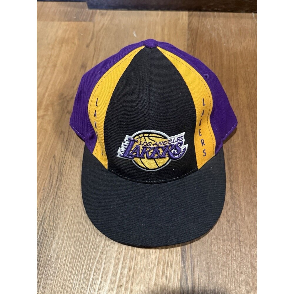 VTG Reebok LA Lakers NBA Basketball Purple/Black Hat Size 8